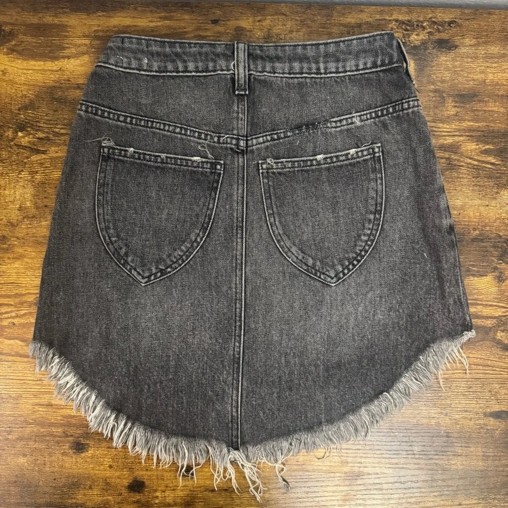 Free People Bailey Maverick Denim Raw hem Mini Skirt-Size 25 NWOT